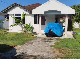 Rumah Banglow Setingkat, 3 Bilik, holiday rental in Kuantan