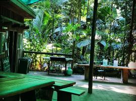 Daintree Crocodylus, hotel in Cow Bay