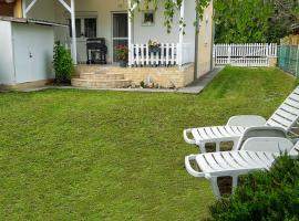 Holiday Home Balatonszárszó, hotel in Balatonszárszó