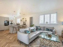 Coastal Cottage in North Wales With Hot Tub