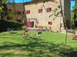 Le Vieux Moulin, hotel dengan parking di Jouques