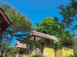 Khao Sok Jungle Huts Resort, hotel em Khao Sok