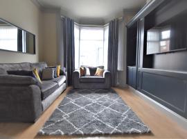 Dwell Living - Central Comfortable Cosy 3 bedroom home, hotel em Pallion