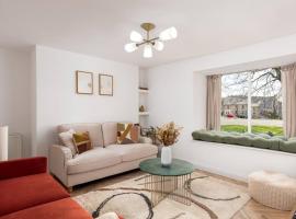 Luxe Design - Chic Cottage - Heart of Rothbury, hotel in Rothbury