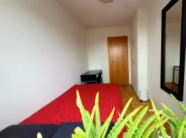 Private room in a family house, good location