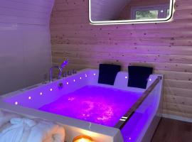 Apex Studio Pod & Jacuzzi Bath, hotel em Fort William