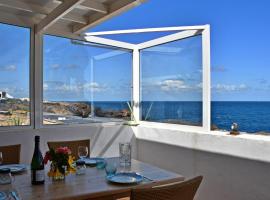 PERLE DES MEERES, pet-friendly hotel in Charco del Palo