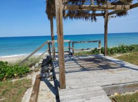 Melbourne Beach Florida Townhouse ocean front 1.2 acre property, biệt thự ở Melbourne Beach