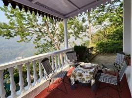 Whistling Thrush Cottage, Bhimtal (2bhk), khách sạn ở Nainital