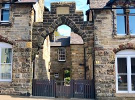 Underneath the Arches, hotel in Penicuik