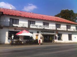 Hotel Bělohlávek, hotell sihtkohas Holoubkov