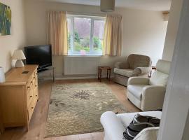 Spacious first floor apartment in the centre of Church Stretton with free parking, hotel di Church Stretton