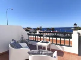 Ruhige Ferienwohnung mit Meerblick und Pool