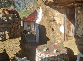Suite Zen y Cueva Refugio, bed and breakfast en Tenteniguada