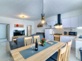 Apartment Luka, beach hotel in Senj