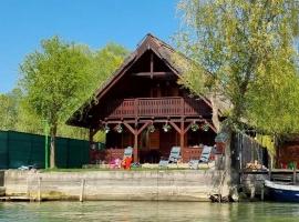 Casa Agapie, βίλα σε Uzlina