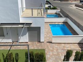 Villa Luxury - Private Pool - Wifi - Solarium, hotel con campo de golf en Alicante