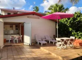 Appartement cosy avec terrasse et jardin à Sainte-Anne, 35 m²