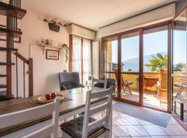 Apartment Borgo San Giulio by Interhome, hotel con pileta en Pettenasco
