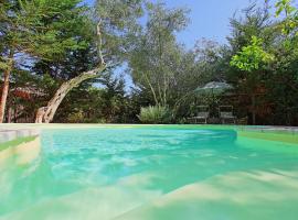 Prasini Luxury Cottage, beach rental in Oziás