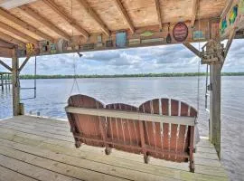 Picturesque Retreat on St Johns River and Docks