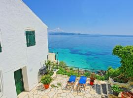 Sea Front Studio Alexandra, hotel di Nisakion