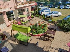 Vila Fery Costinesti, hotel u gradu 'Costinesti'