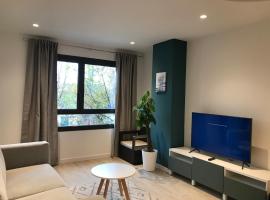 Llull Home, hotel near La Pau Metro Station, Barcelona