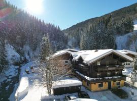 Pension Lederergütl - Jokercard & Parkplatz inkl, hotel u Saalbach Hinterglemmu