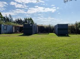 Complejo Containers DF, villa in Termas del Daymán