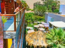 Banana's Adventure Hostel, hotel perto de Huacachina, Ica