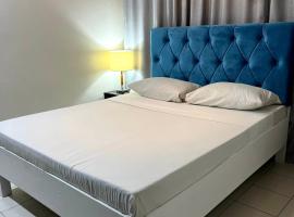 LuxeCara Guest House, hotel a Lipa