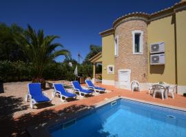 Casa Da Torre Espetacular V4 Com Piscina，位于波尔蒂芒的酒店