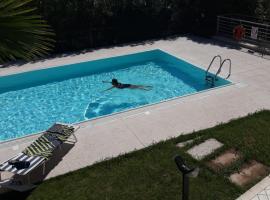 Luxury Apartment with swimming pool, pet-friendly hotel in Lonato