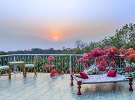 SaffronStays Sunglade, Kashid - ocean-view villa near Kashid Beach, hotel med parkering i Nandgaon