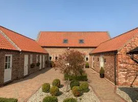 Meals Farm - Courtyard Room