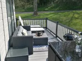 LUXURY PEACEFUL LODGE on edge of New Forest and 800m from sea ENTERTAINMENT and LEISURE PASSES INCLUDED