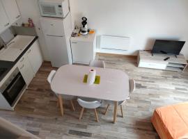 STUDIO-COSY, Ferienwohnung mit Hotelservice in Bourbourg