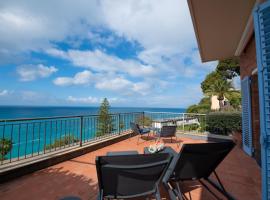 Mare Mio house on the Golfo Paradiso, hotel in Sori