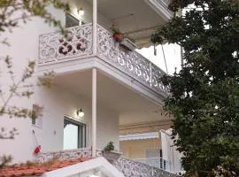 Ronzi Apartments