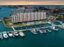 FUSION Resort Two Bedroom Suites, hotel sa St Pete Beach
