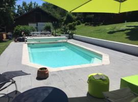 MORTZI villa 4 étoiles avec piscine、Mortzwillerの別荘