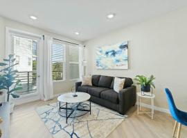 Designer Apt with Jacuzzi, Sky Lounge, Gym Access, pet-friendly hotel in Sparks