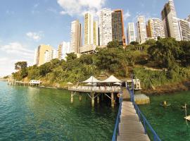 Sol Victoria Marina, hotel with jacuzzis in Salvador