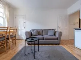 Stansted Airport & Bishops Stortford Town Centre Professional Apartment