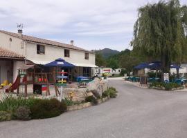 Camping les Lavandes, Castellane, hôtel à Castellane