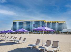 Centara Mirage Beach Resort Dubai, hotelli Dubaissa lähellä maamerkkiä Deiran kalatori
