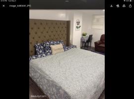 Sweet and beautiful bedroom: Baltimore şehrinde bir konukevi