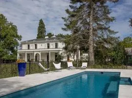 Mt Vernon Villa by MajorDomo