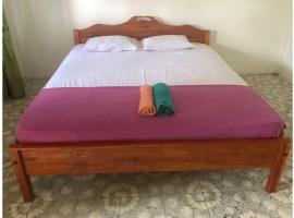 Christina Guest House Samosir, hotell i Ambarita